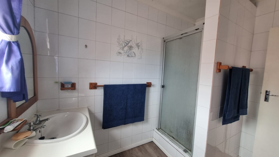 6 Bedroom Property for Sale in Bluewater Bay Western Cape